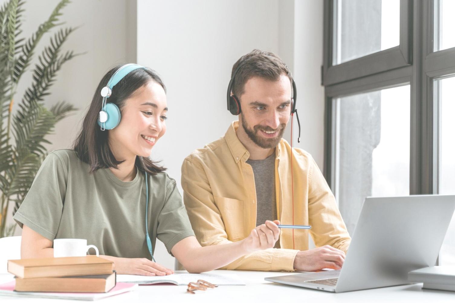 Творческий процесс в студии дизайна